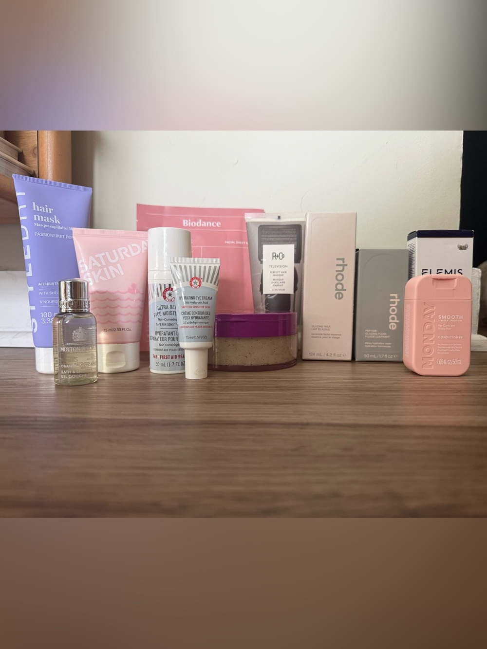 27 Brand New Beauty Products Bundle! Hair, Skin, Body, Lips, & Face! - Picture 2 of 12